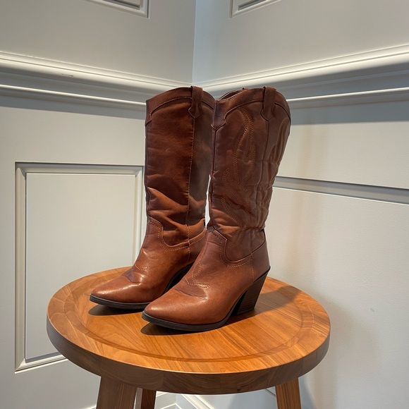 Brown faux leather cowboy boots - Picture 2 of 8